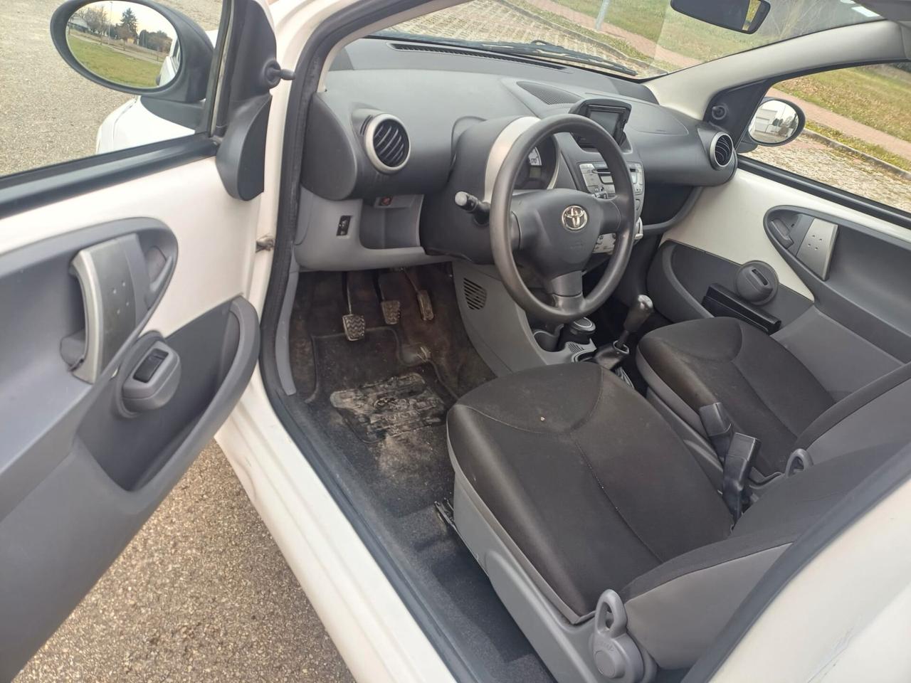 Toyota Aygo 1.0 12V VVT-i 3 porte Now Connect