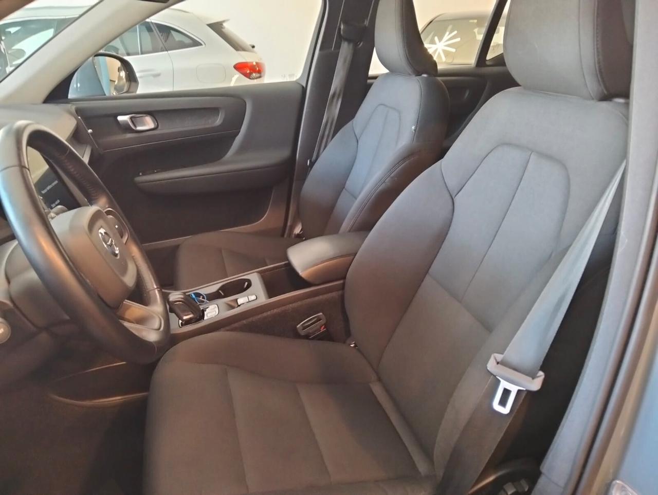 VOLVO XC40 D3 AWD GEARTONIC R-DESIGN