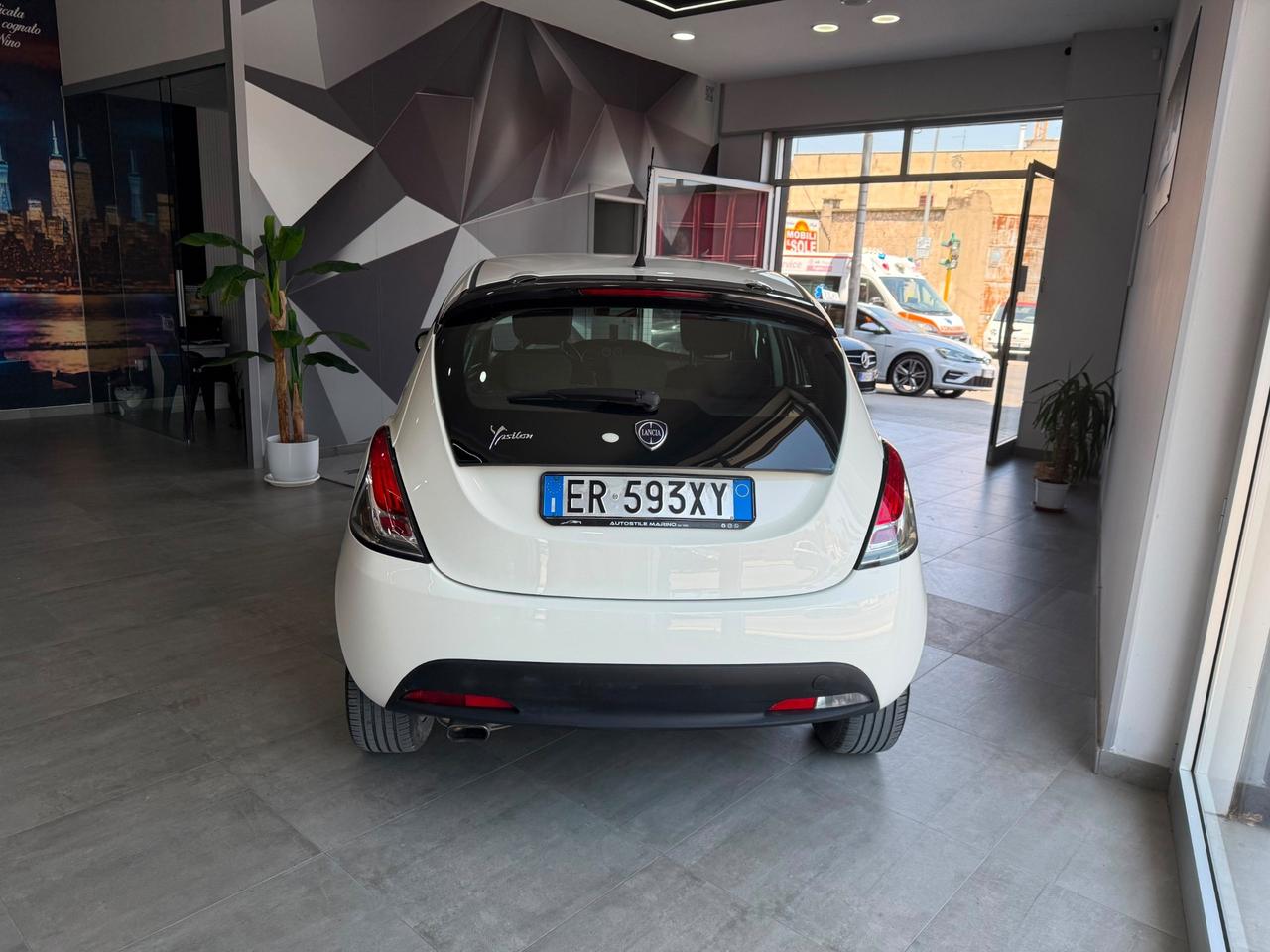 Lancia Ypsilon 1.2 69 CV 5 porte S&S Silver-2013