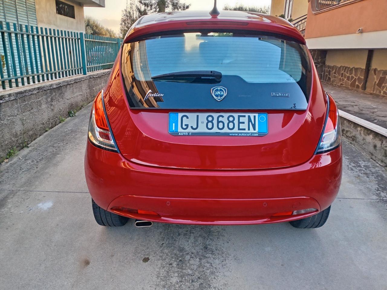 Lancia Ypsilon 1.0 FireFly 5 porte S&S Hybryd Gold