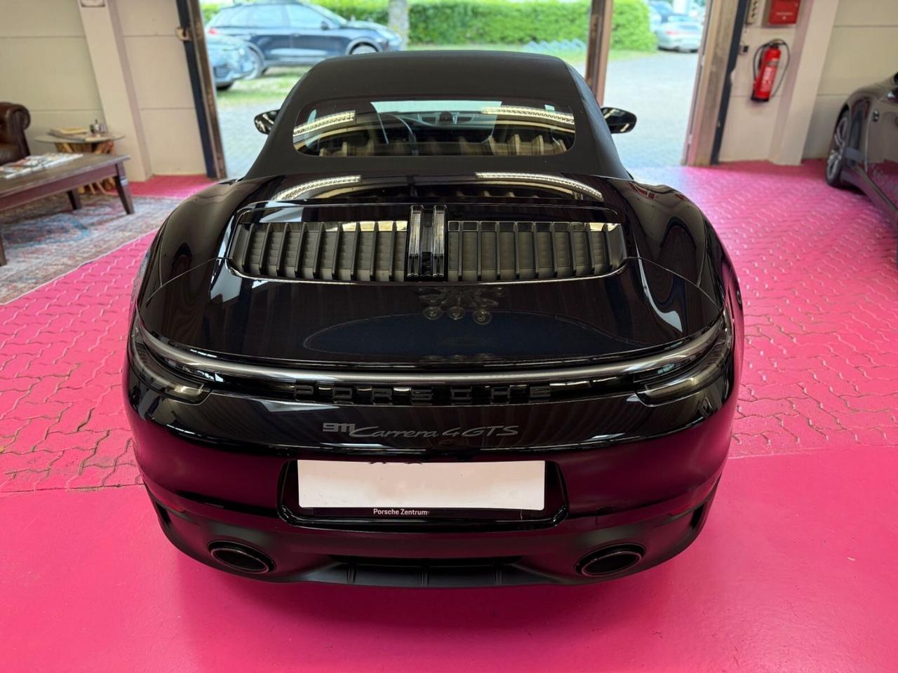 Porsche 911 Carrera 4 GTS Cabriolet