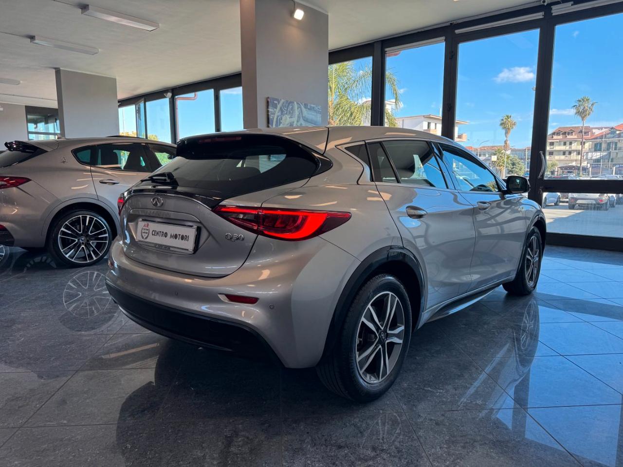 Infiniti Q30 1.5d Sport Edition 110 cv Led Pdc