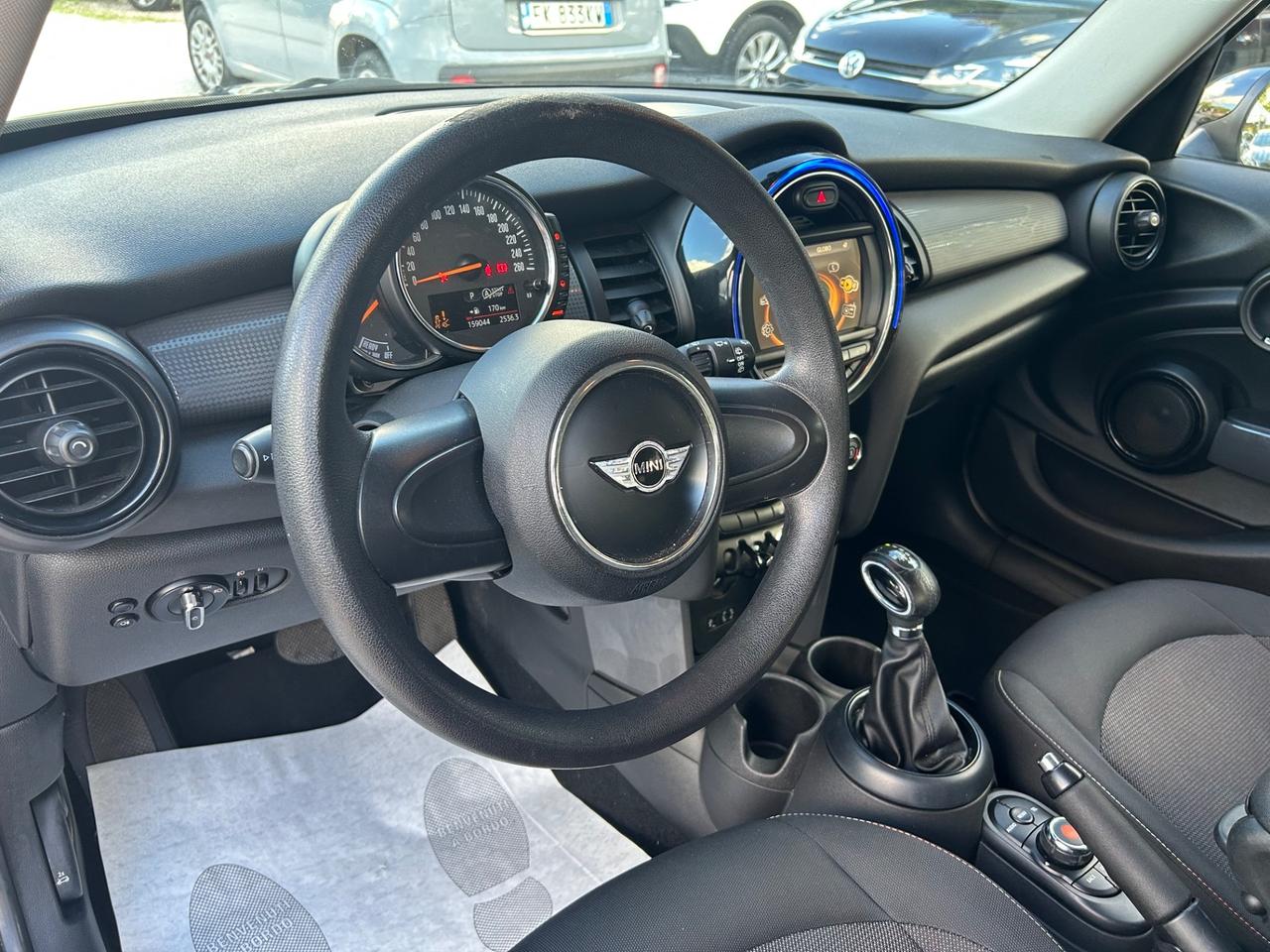 Mini 1.5 Cooper D Business 5P NEOPATENTATI AUTO