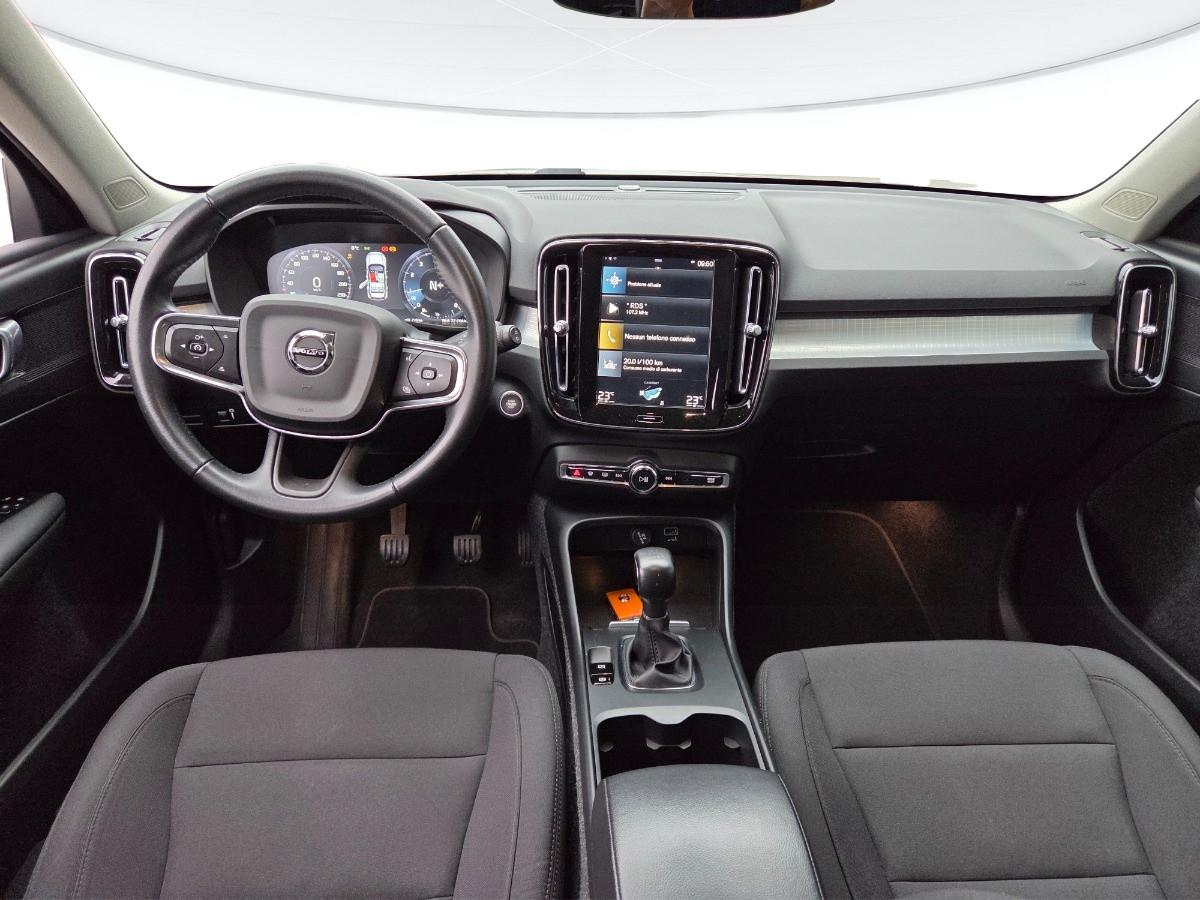 VOLVO XC40 1.5 t2 Momentum Pro
