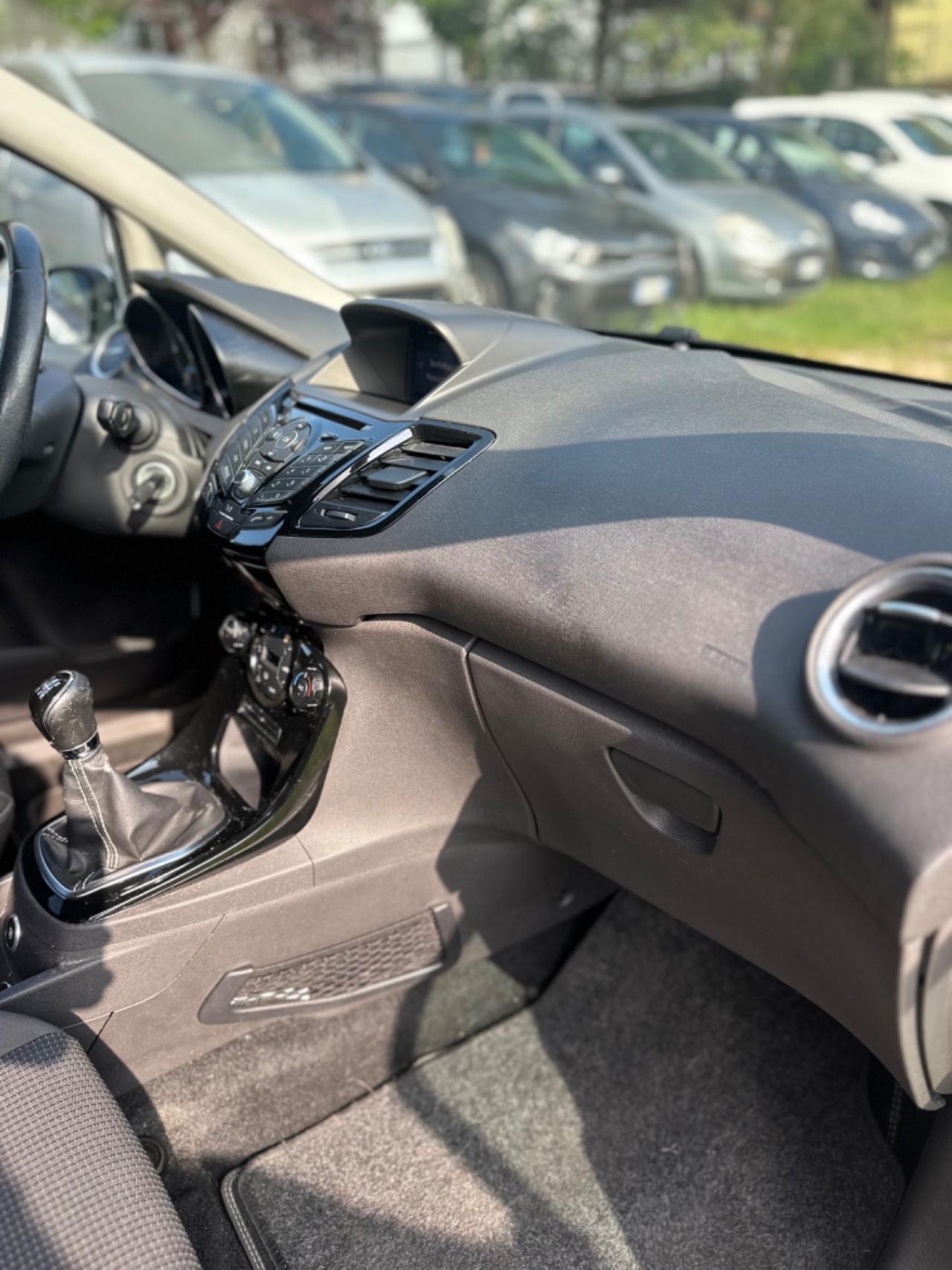 Ford FIESTA 1.4 5p. BZ.- GPL TITANIUM NEOPAT KMCERT