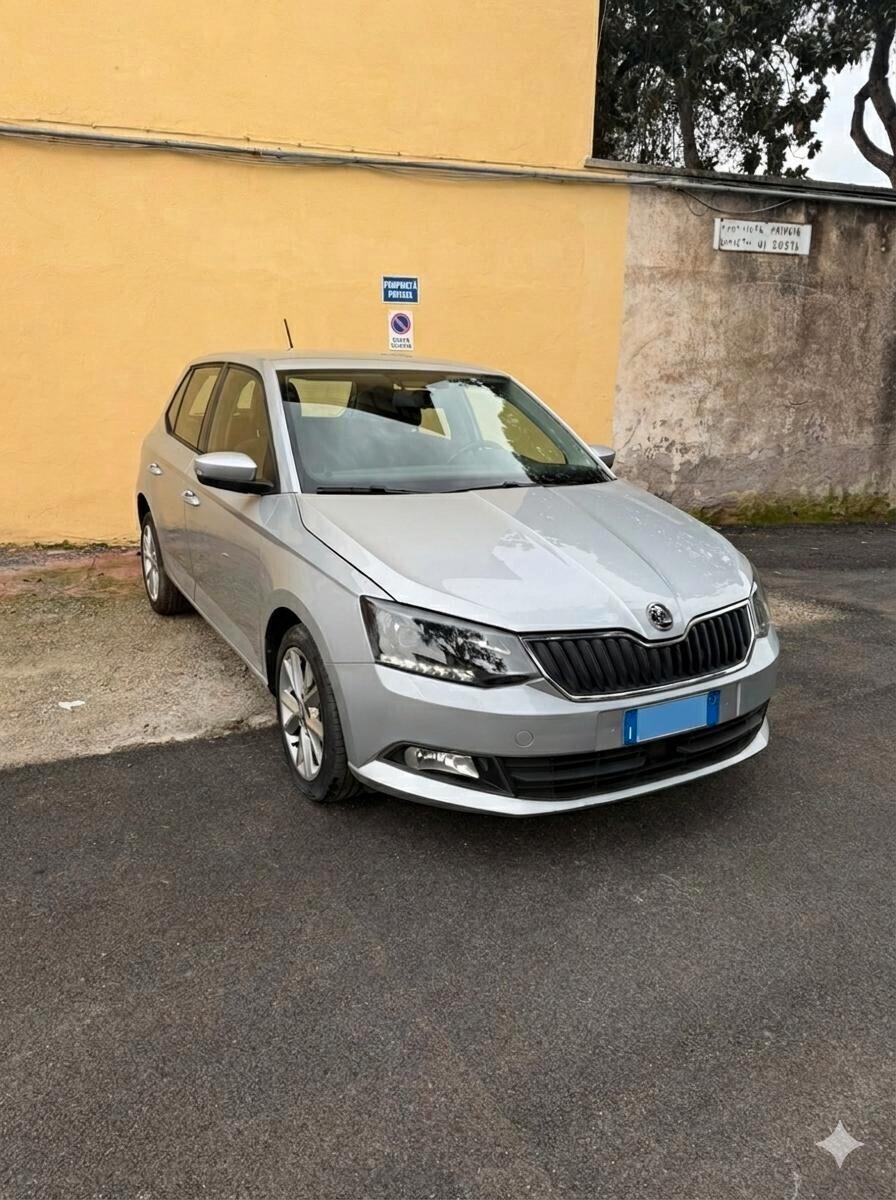 Skoda Fabia 1.0 TSI Color Argento