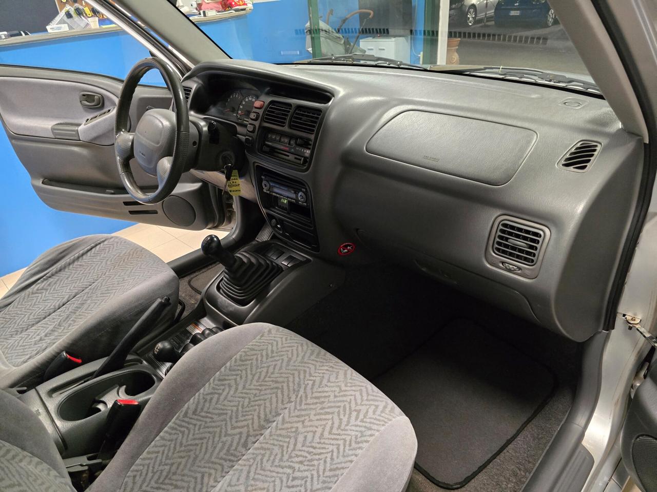 Suzuki Grand Vitara 1.6i 16V cat 3 porte