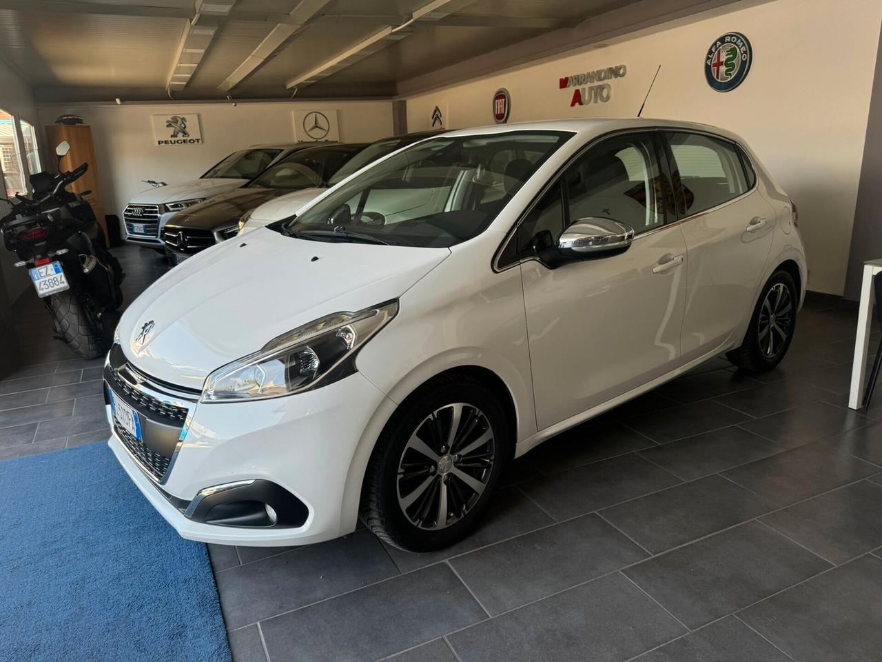 Peugeot 208 BlueHDi 75 5 porte Allure Adatta per Neopatentati