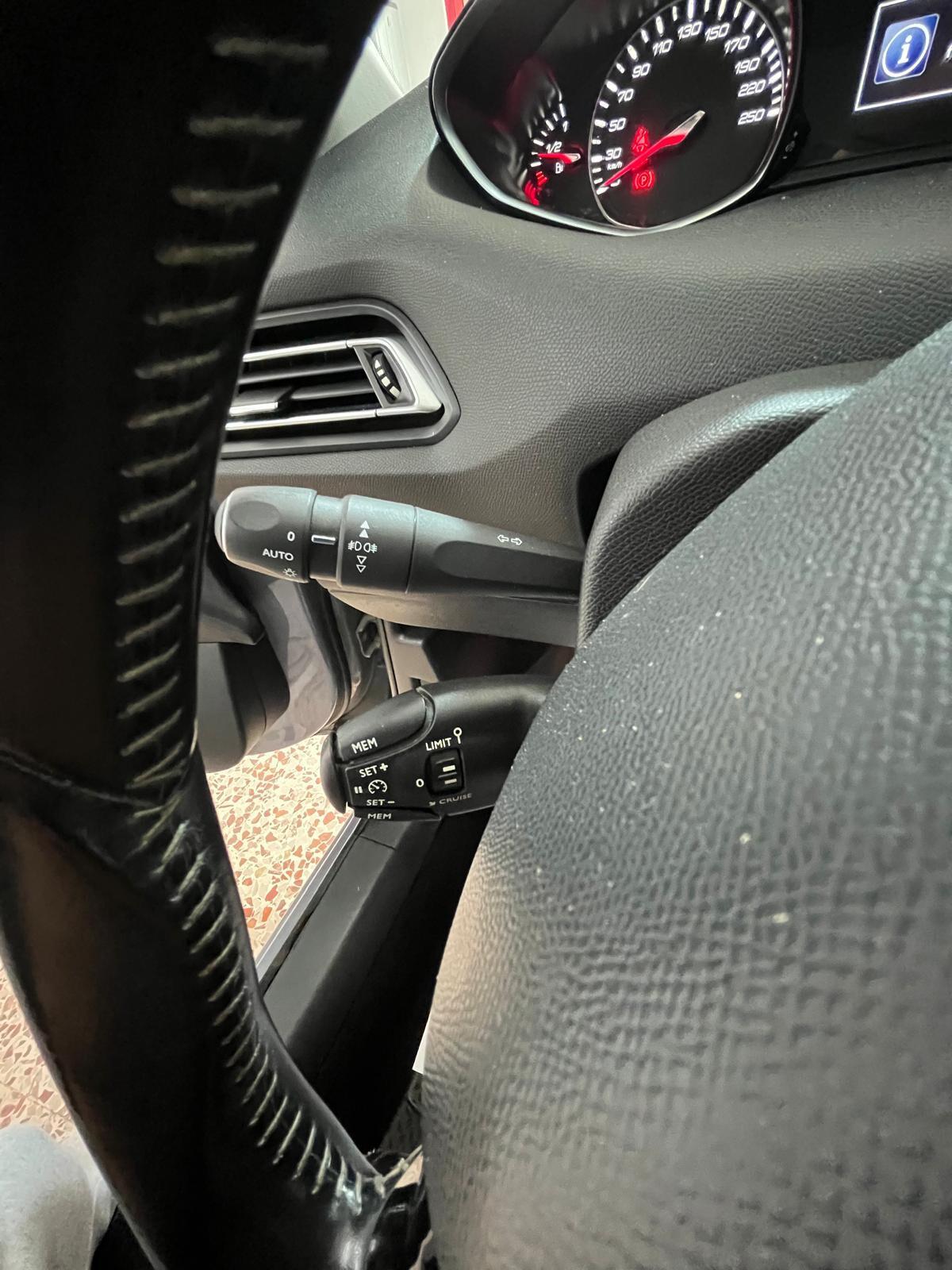 Peugeot 308 BlueHDi 120 S&S Allure