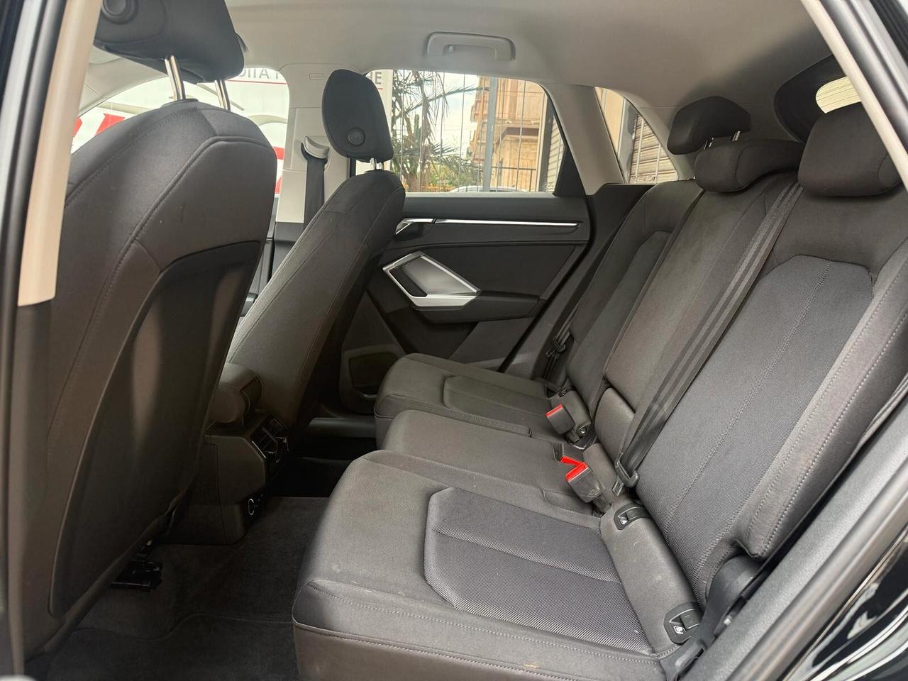 Audi Q3 35 TDI S tronic line edition