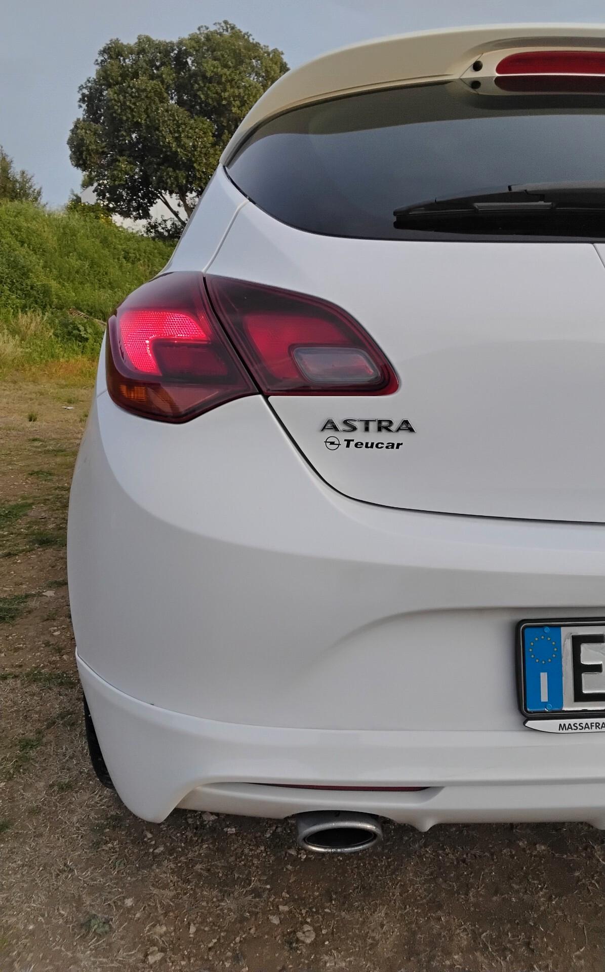 Opel Astra 2.0 BiTurbo CDTI 195CV S&S 5 porte