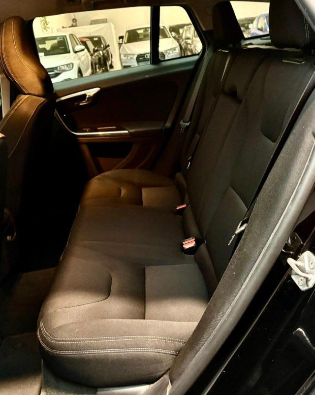 VOLVO V60 D2 1.6 Powershift Kinetic