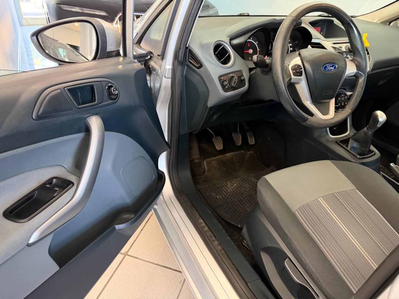 FORD Fiesta 6a serie (2008) Fiesta 1.2 82 CV 5P Titanium (60 kw)
