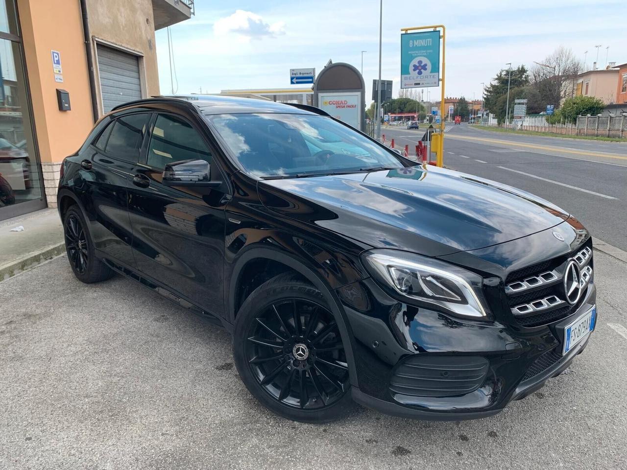 Mercedes-benz GLA 180 Premium Night Edition Tetto Full