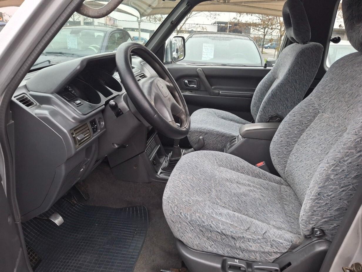 Mitsubishi Pajero 2.5 TDI Metal-top S.S. GLS Target