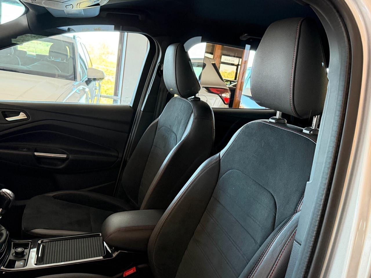 Ford Kuga 2WD 2.0 TDCI 120 cv. ST LINE