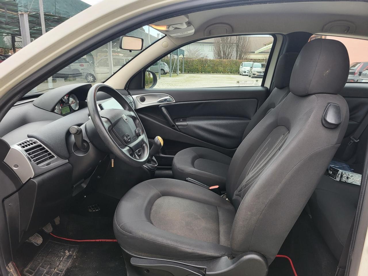 Lancia Ypsilon 1.3 MJT 75 CV Diva