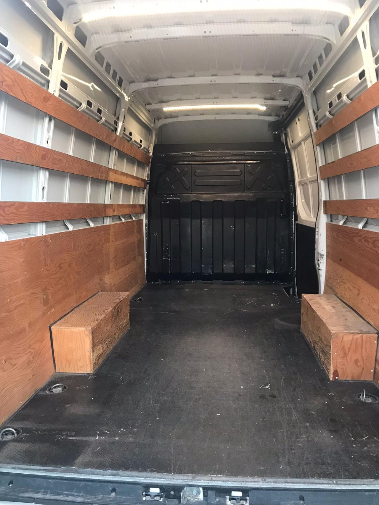 Iveco Daily 35S15 2.3 HPT PC Cabinato