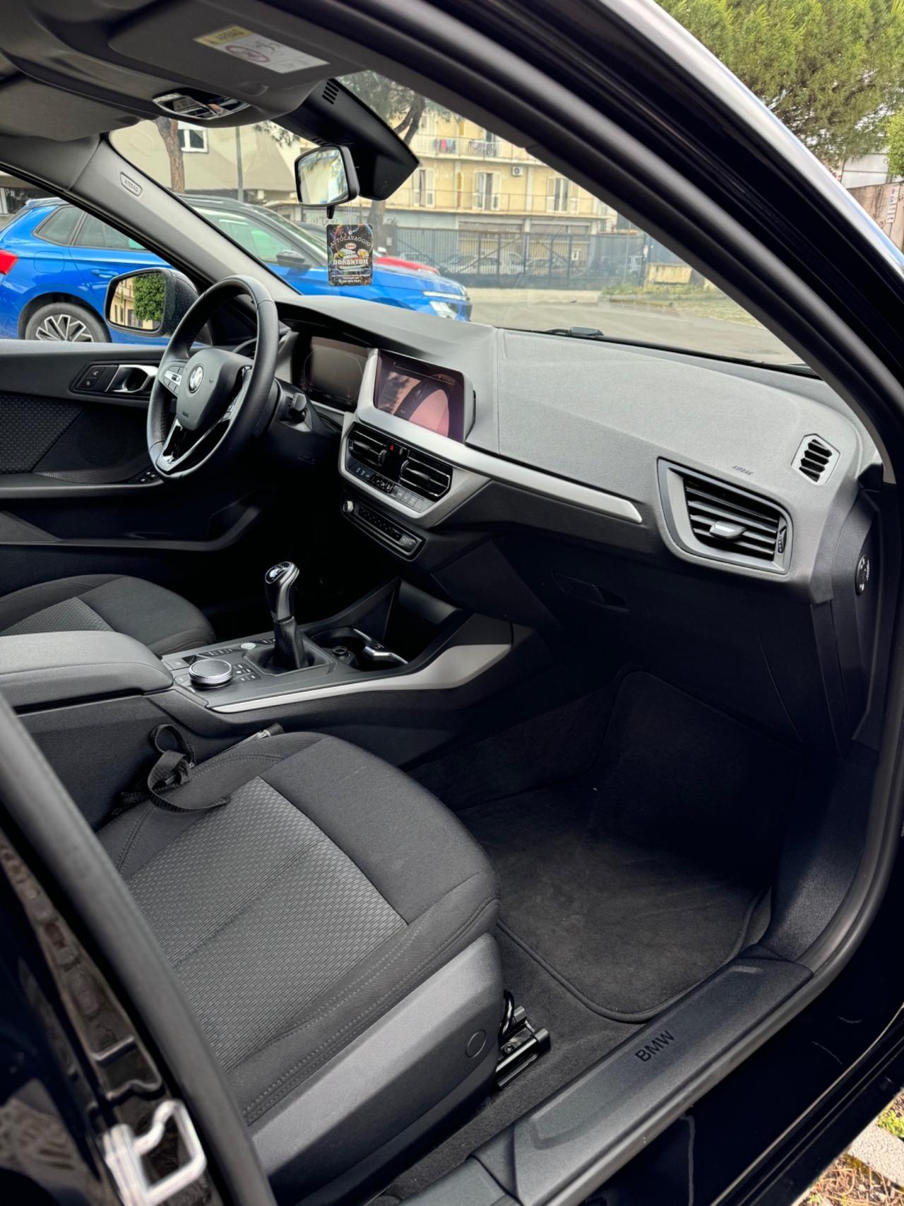 Bmw 116 116d 5p. Advantage