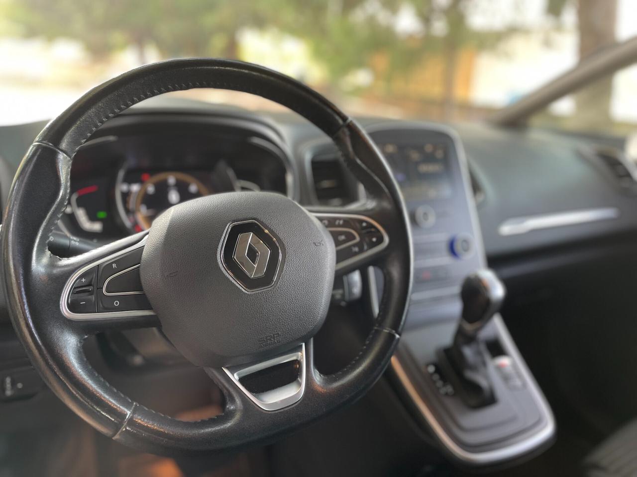 Renault Scenic dCi 8V 110 CV EDC Intens