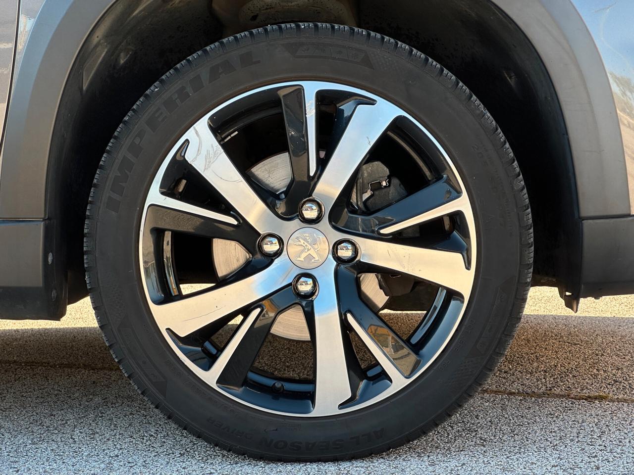 PEUGEOT 2008 BlueHDi 120 S&S Allure