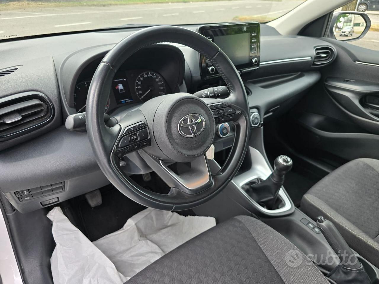 TOYOTA Yaris 1.0 5 porte Active