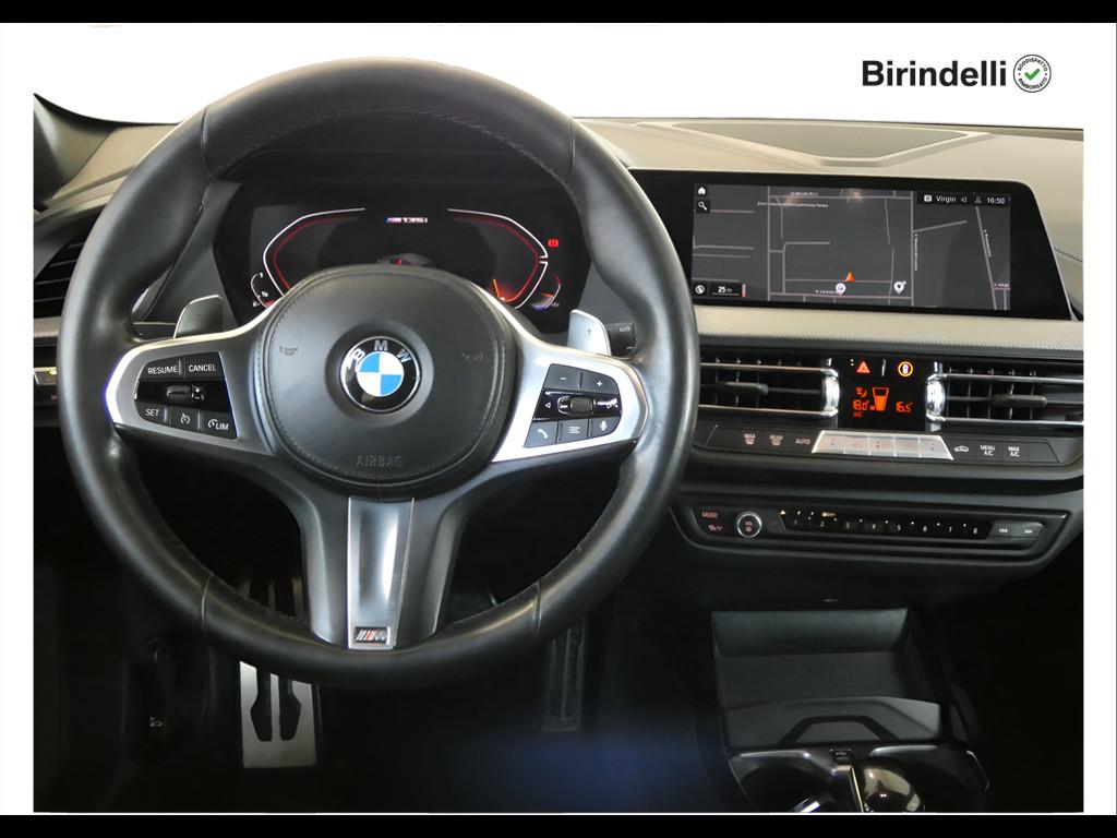 BMW Serie 1 (F40) - M 135i xDrive