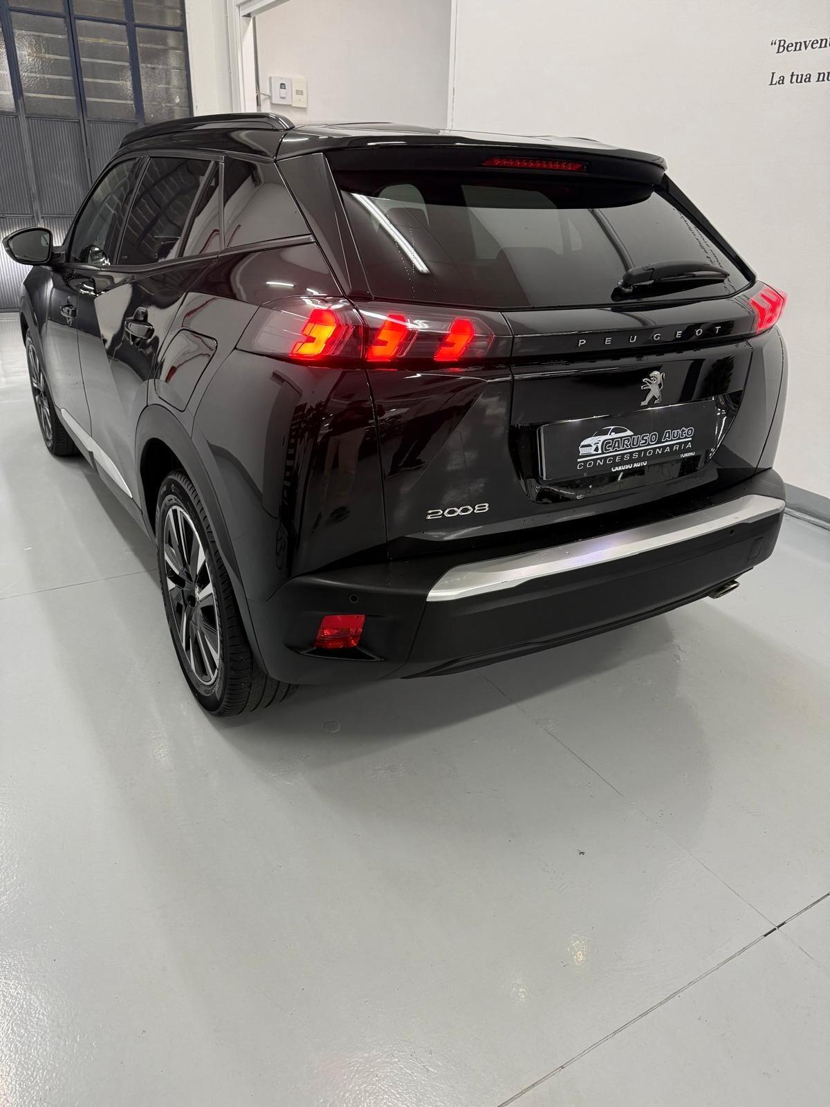 Peugeot 2008 BlueHDi 100 S&S Allure Navi Pack