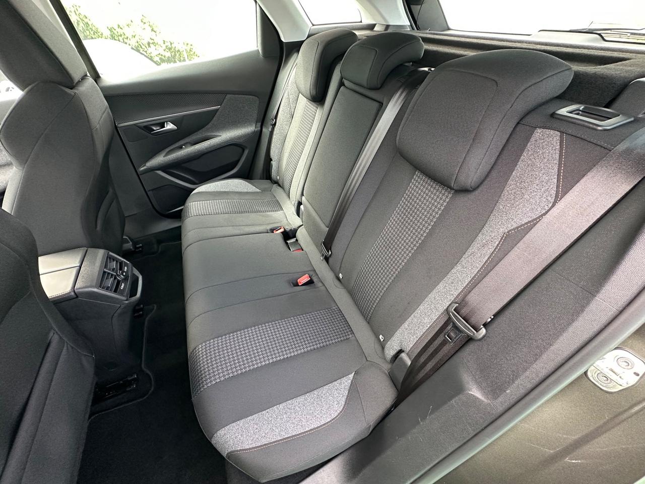 Peugeot 3008 1.5 BlueHDI 130cv Active 2019