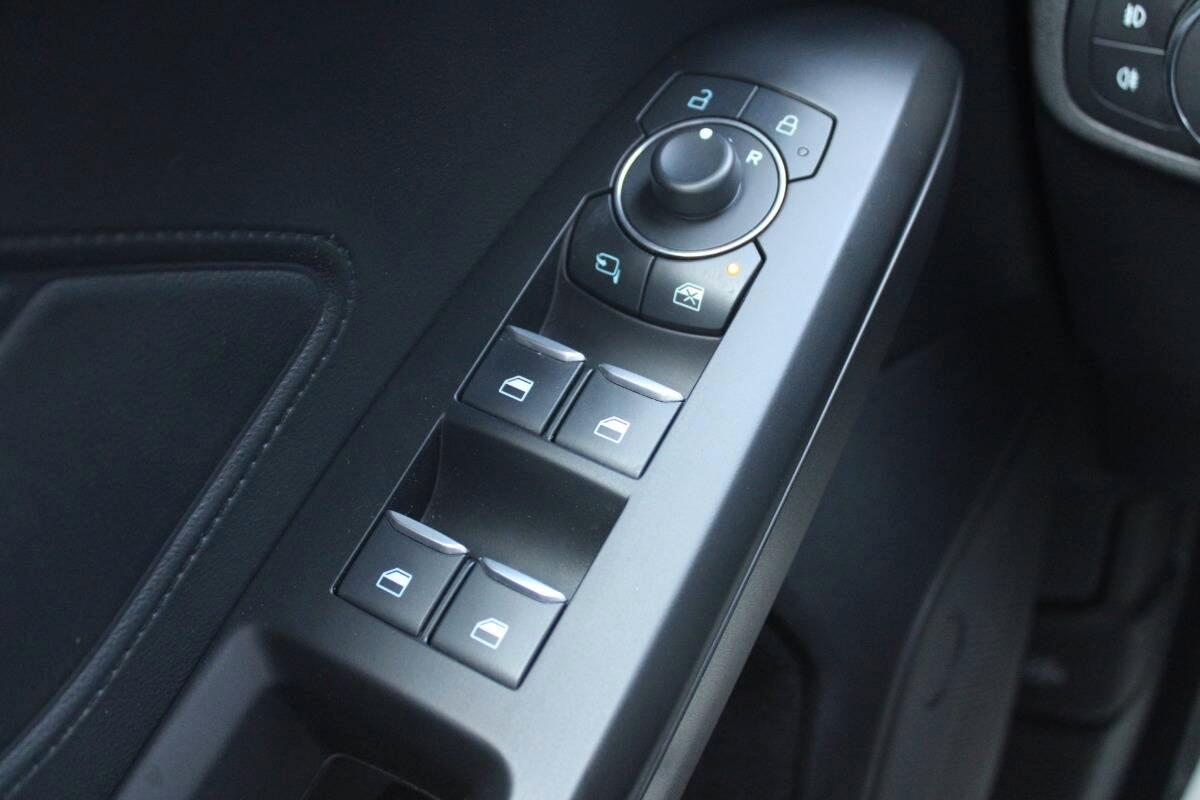 Ford Focus Wagon 1.5 ecoblue ST-Line 115cv AUTO con Navi e CarPlay