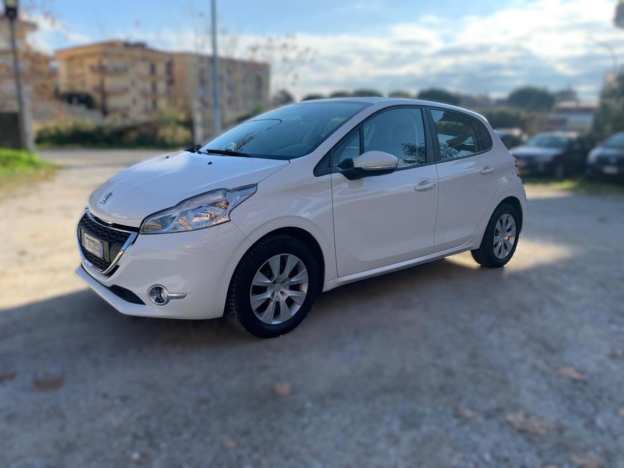 Peugeot 208 1.4 HDi 68 CV 5 porte Allure