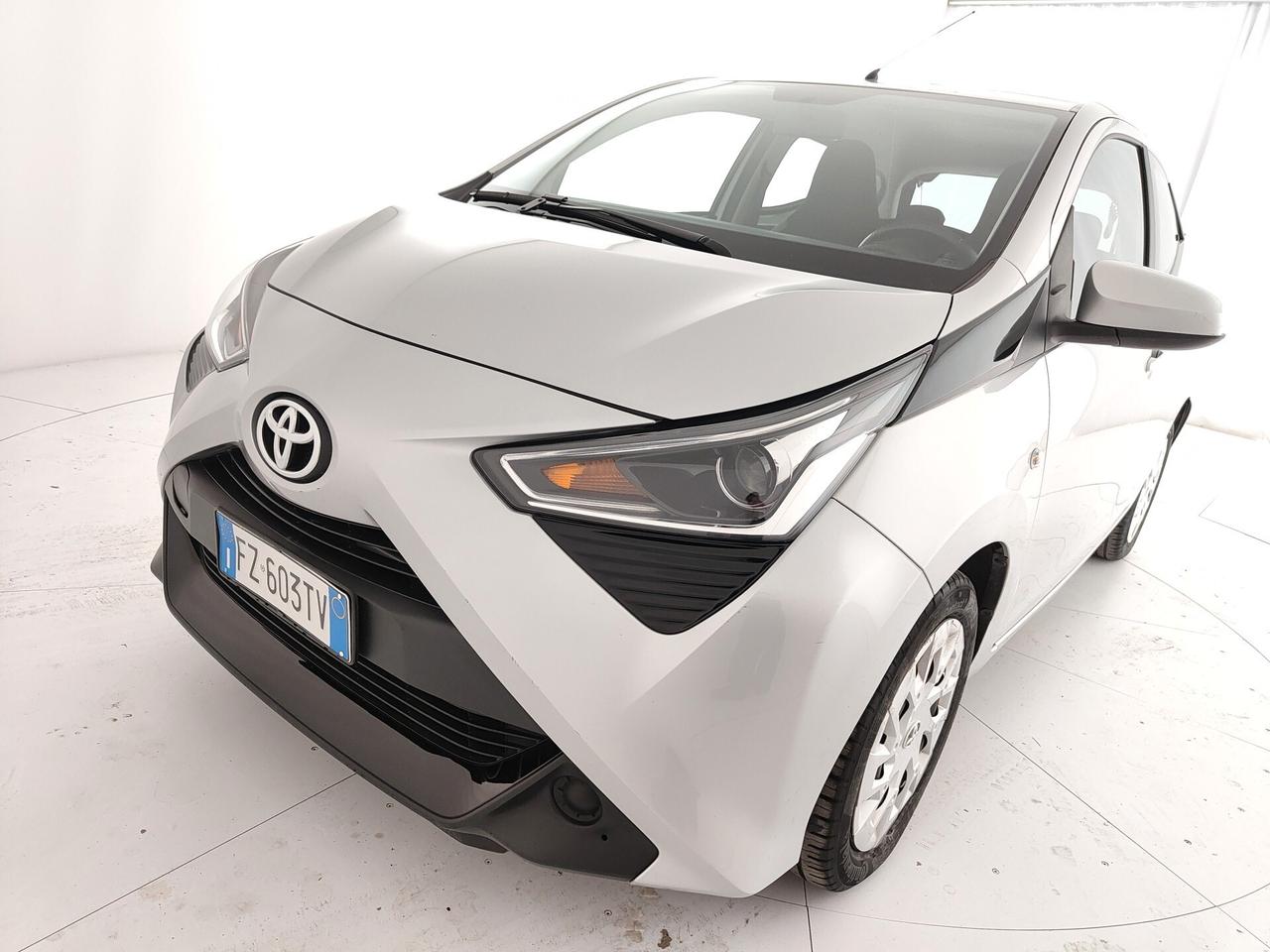Toyota Aygo 1.0 VVT-i 69 CV 5 porte x-business
