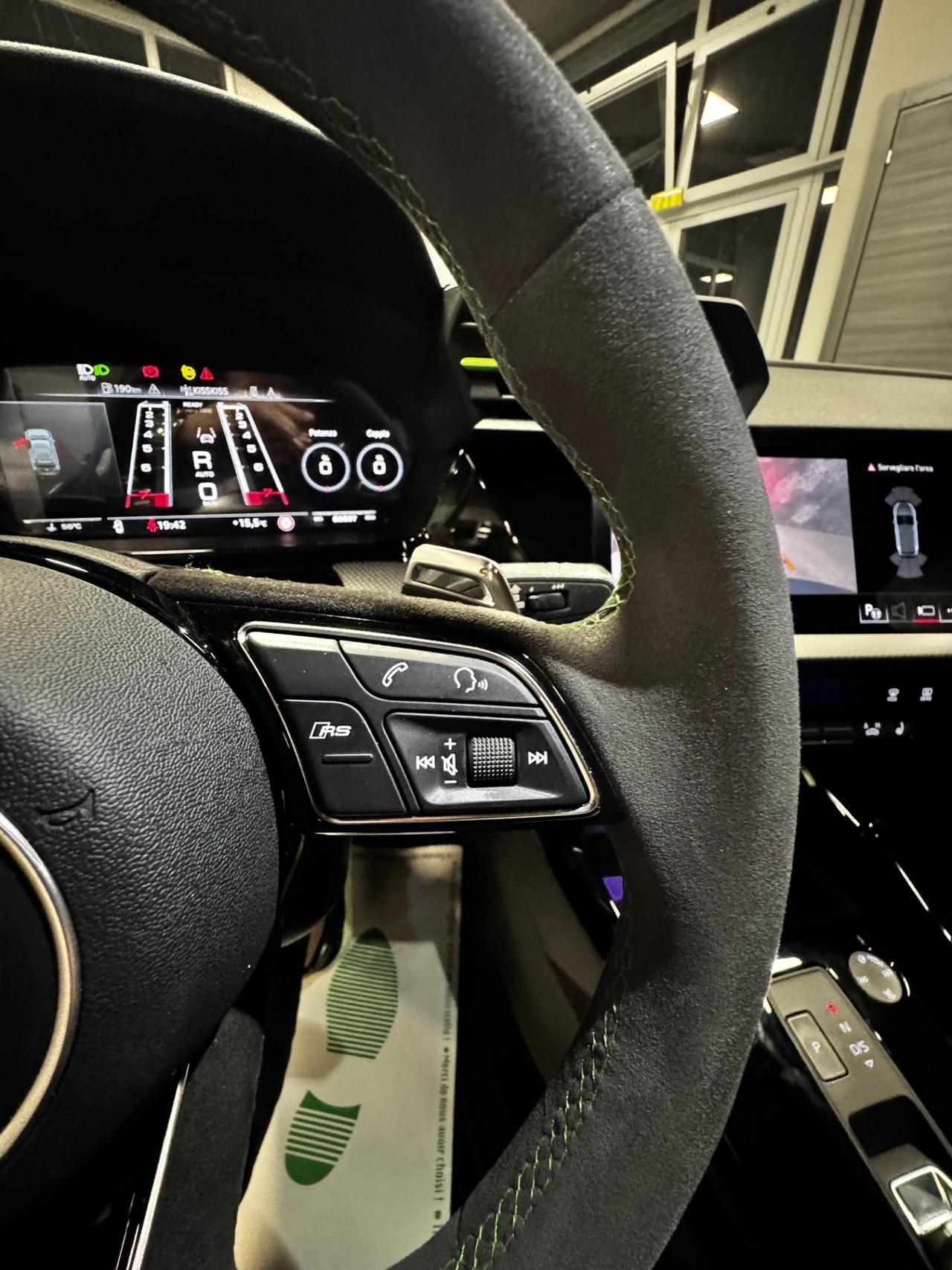 AUDI RS3 PERFORMANCE + CARBOCERAMICA