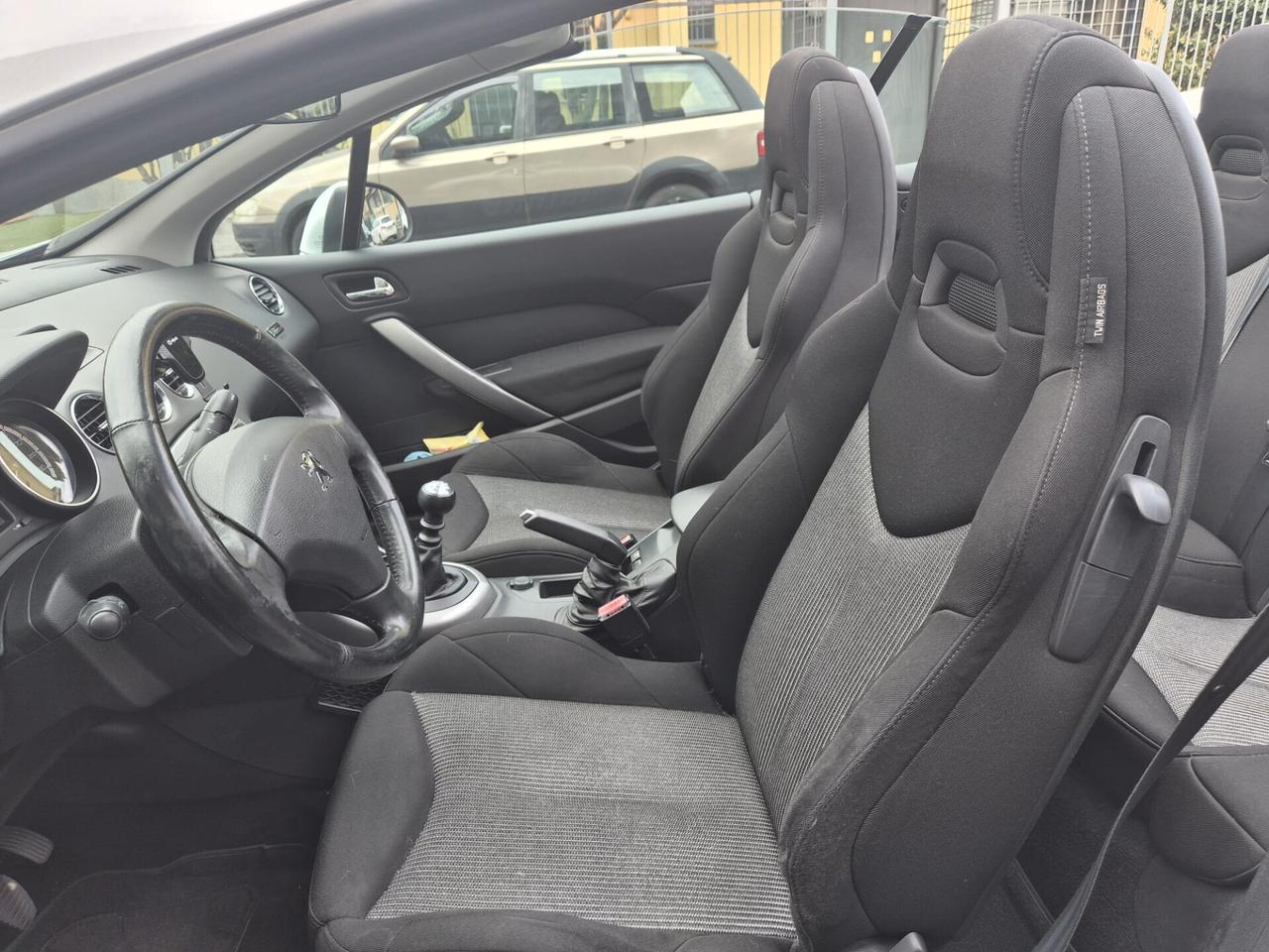 Peugeot 308 CC. 1.6 8V HDi 112CV 5p. Tecno