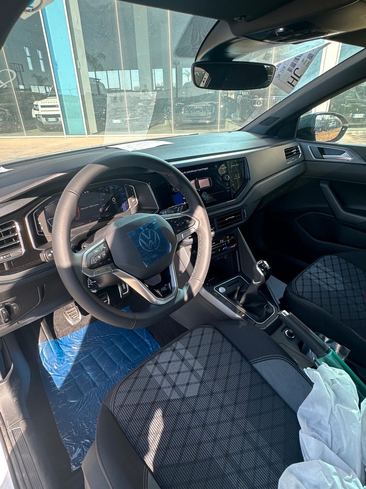 Volkswagen Taigo 1.0 tsi R-Line offerta T-Stock prezzo imperdibile