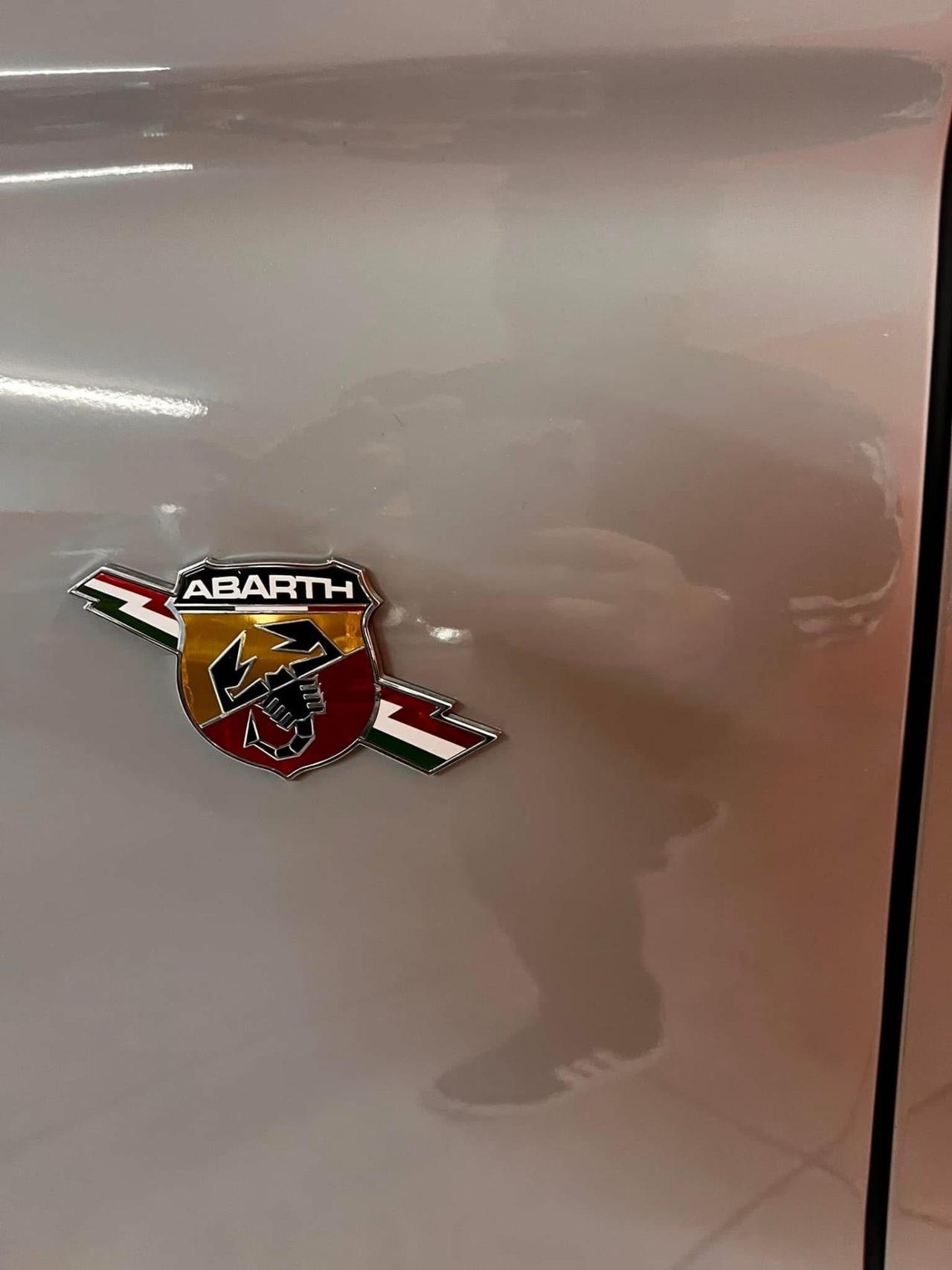 Abarth 595 C 1.4 Turbo T-Jet 180 CV Competizione