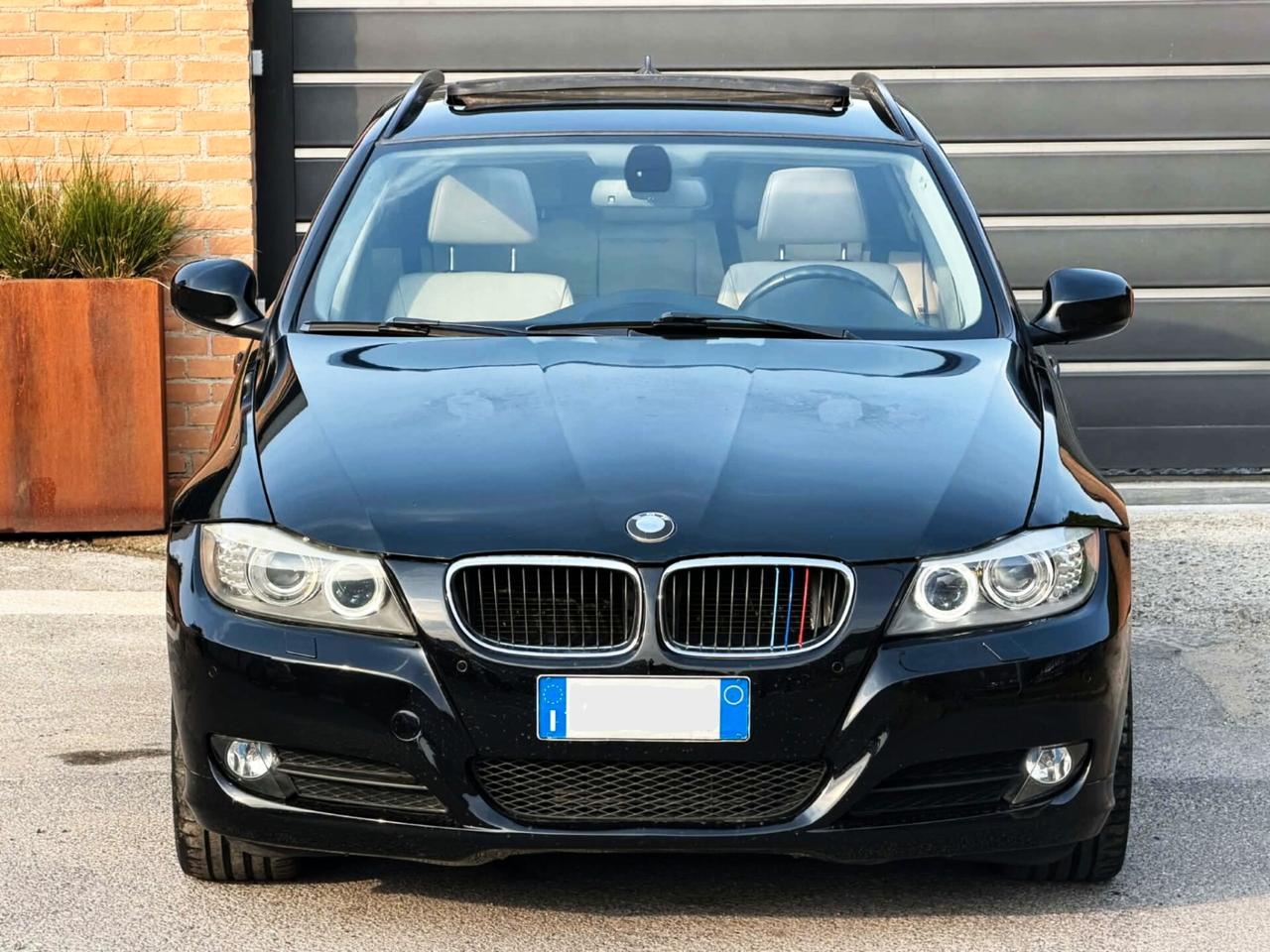 Bmw 318d aut-Restyling-Navi.Tetto,Pelle,Xeno-Full-Euro5