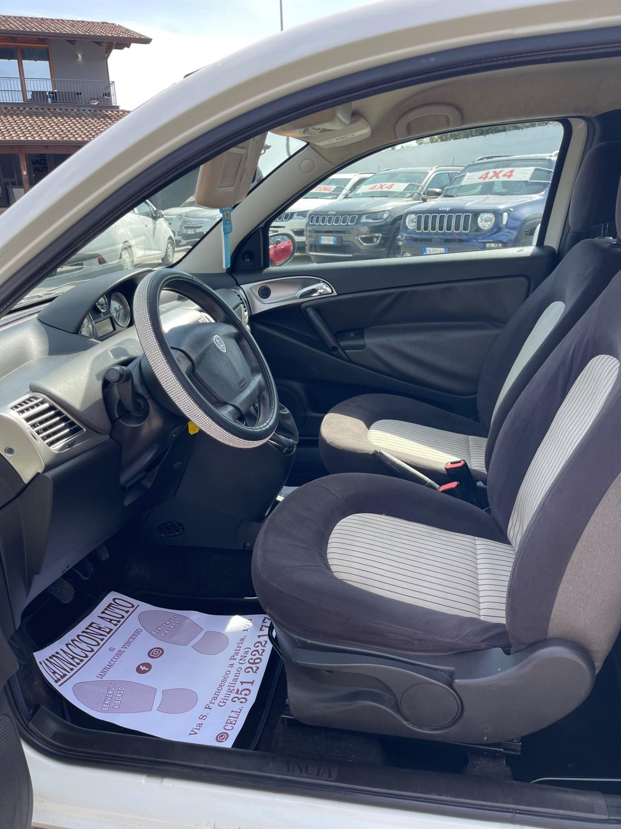 Lancia Ypsilon 1.2 Argento