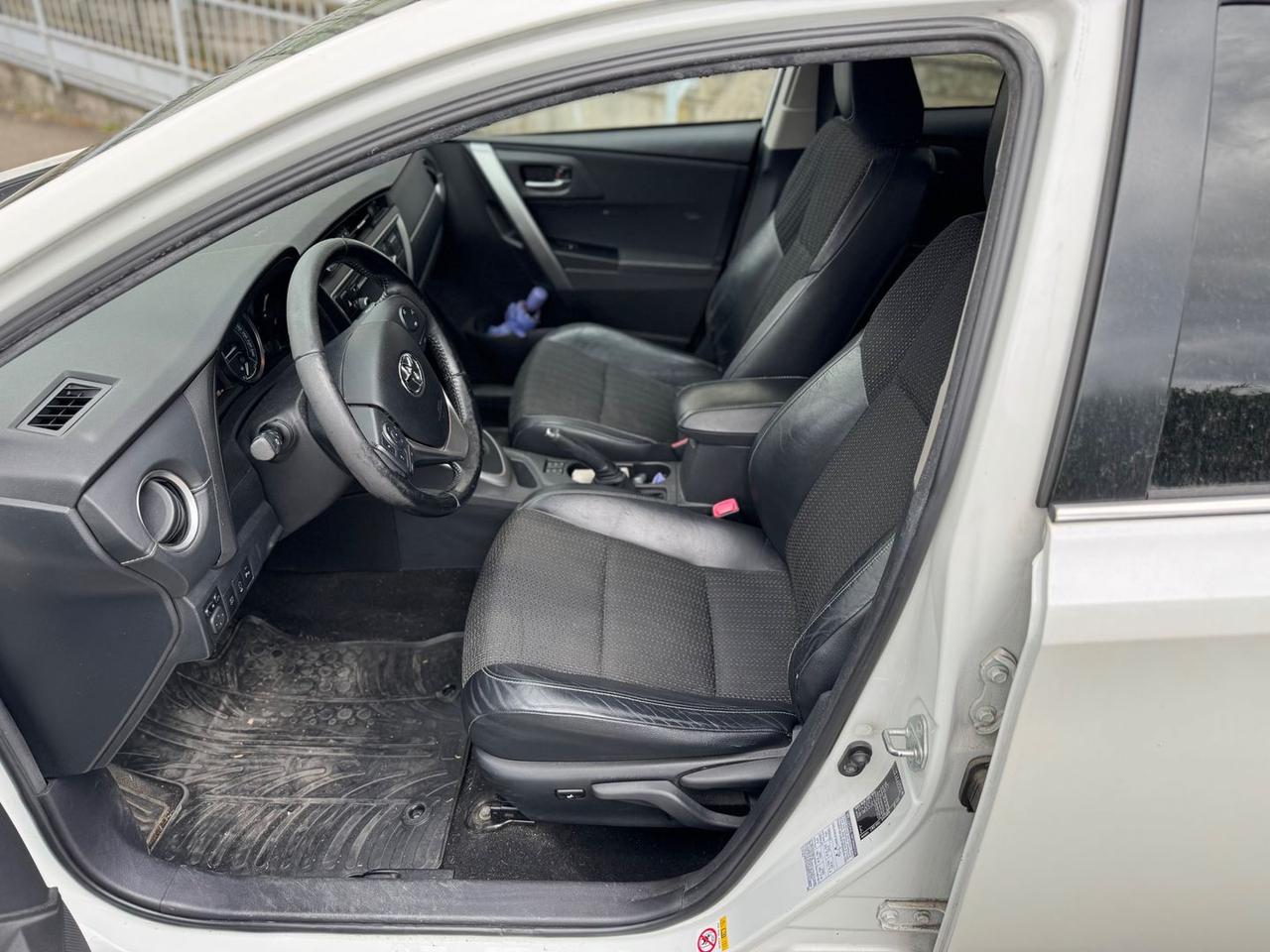 Toyota Auris Lounge 1.8 HEV