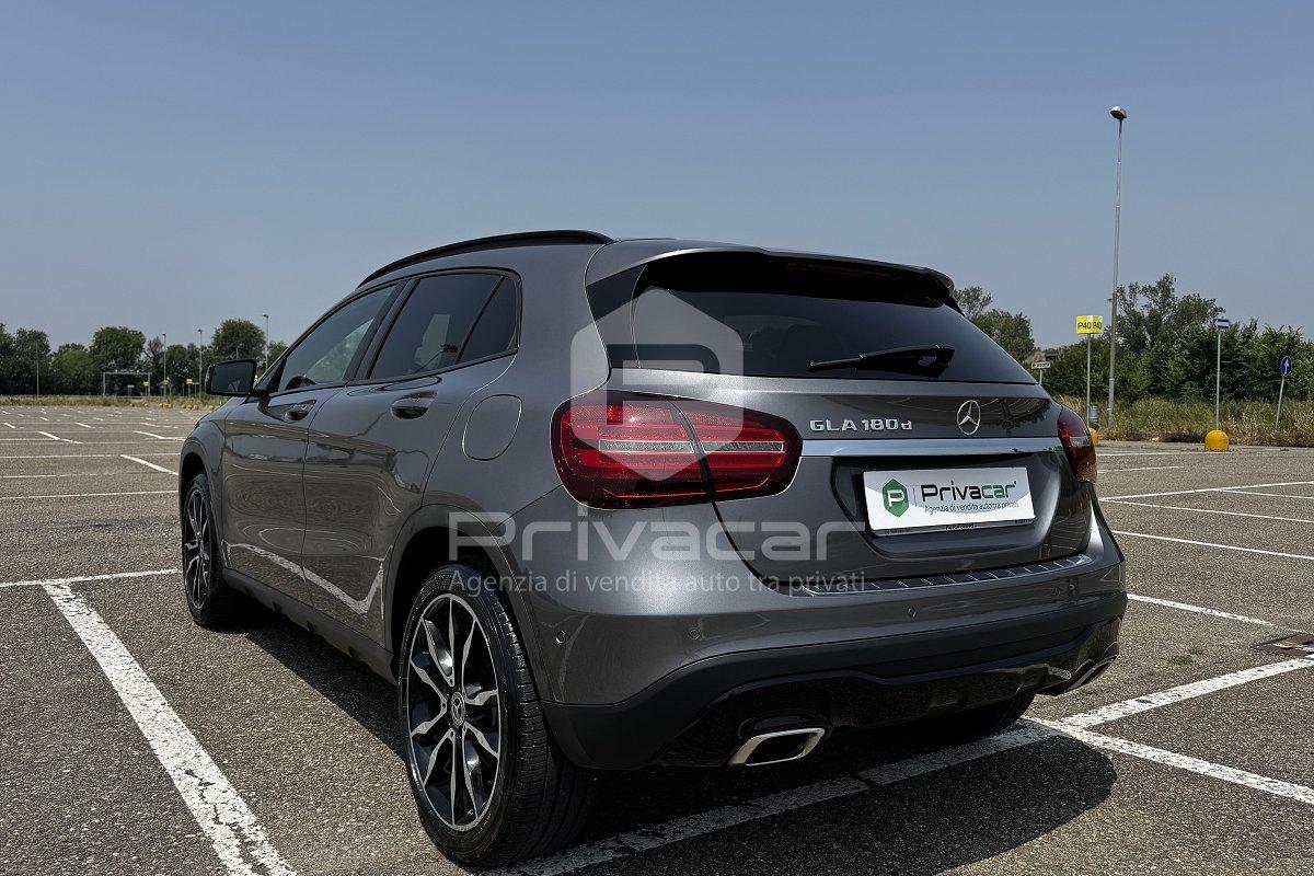 MERCEDES GLA 180 d Automatic Sport