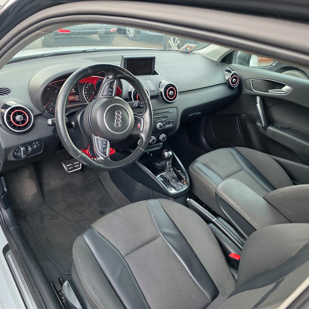 Audi A1 SPB 1.6 TDI S tronic Attraction NEOPATENTATI OK