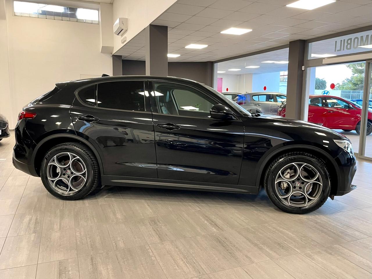 Alfa Romeo Stelvio 2.2 Turbodiesel 160cv AT8 RWD Business