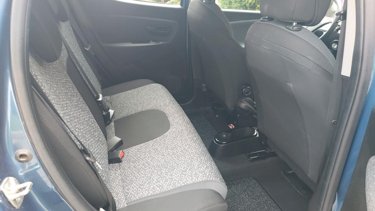 Lancia Ypsilon 1.0 Hybrid - Silver Plus