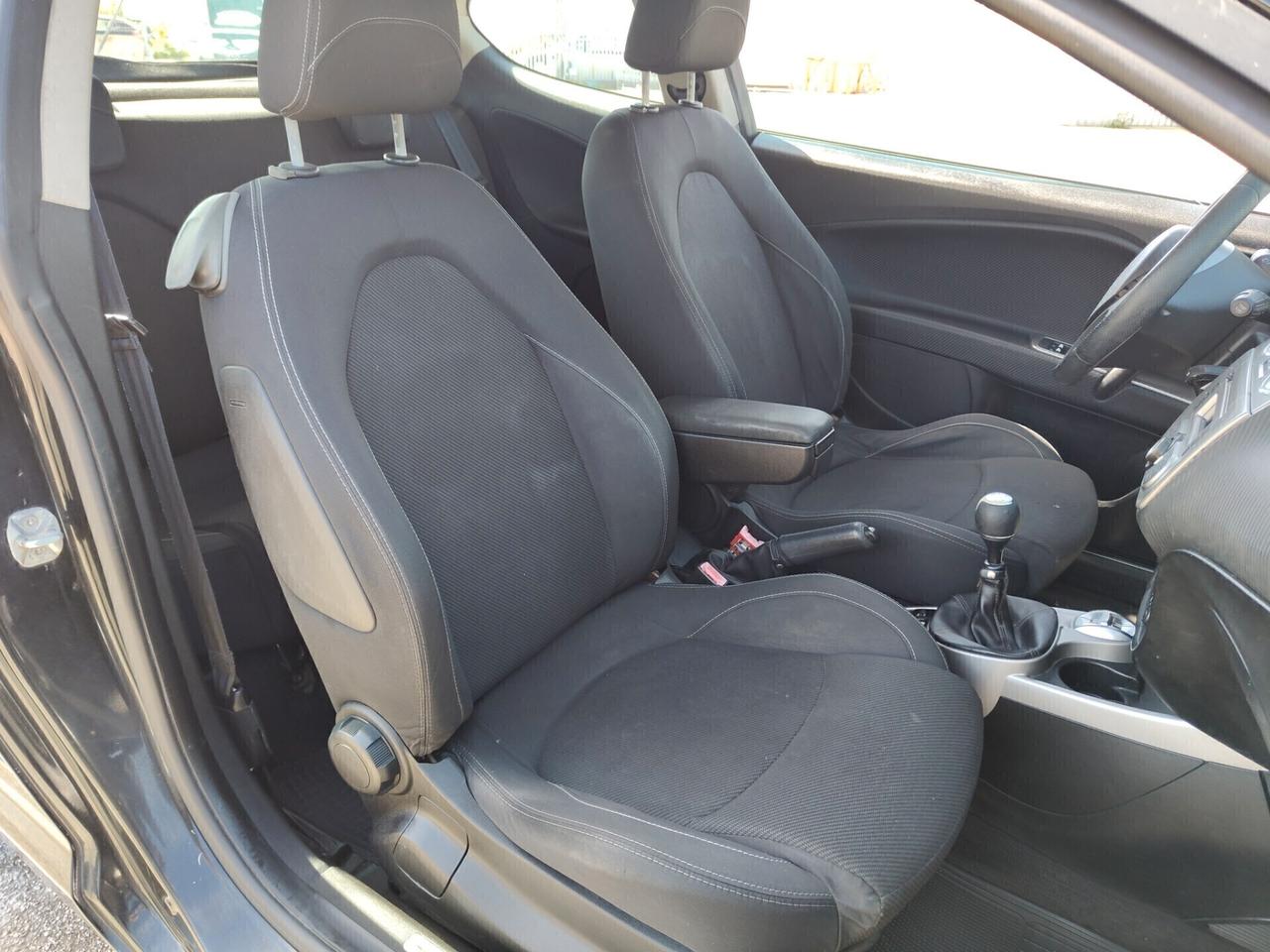 Alfa Romeo MiTo 1.3 JTDm-2 Distinctive Sport Pack 2011