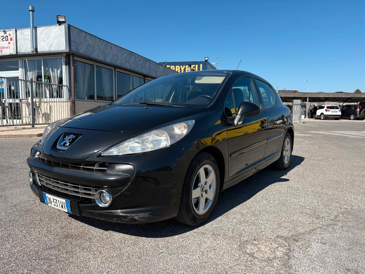 Peugeot 207 1.4 HDi 70CV 5p. ONE Line