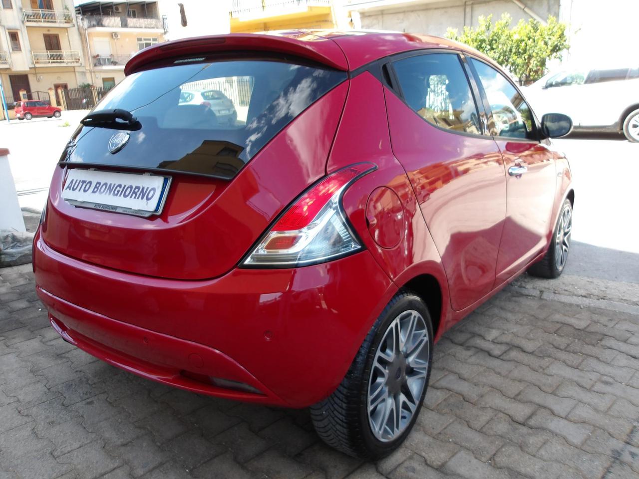 Lancia Ypsilon 5 Porte Ypsilon 0.9 t.air Gold 85cv dfn