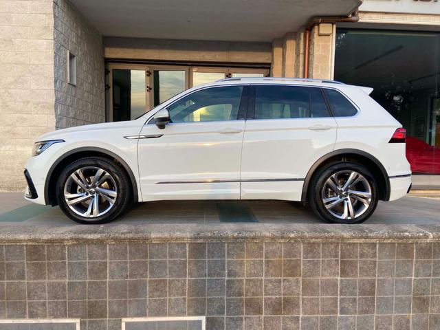 VOLKSWAGEN Tiguan 2.0 TDI 150 CV SCR DSG R-Line LUCI AMBIENTE