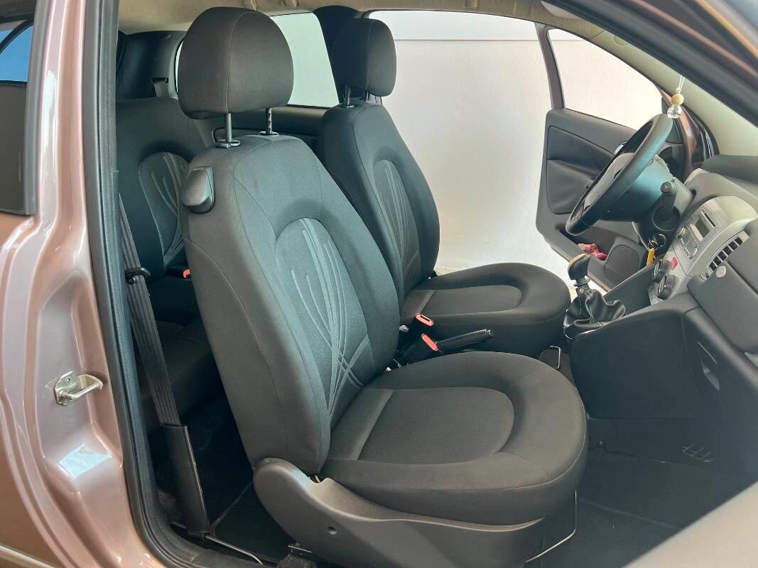 Lancia Ypsilon 1.2 8v Diva - Imp. GPL -