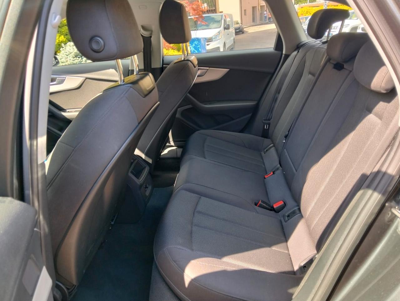 Audi A4 Avant 35 TDI/163 CV S tronic Business Advanced