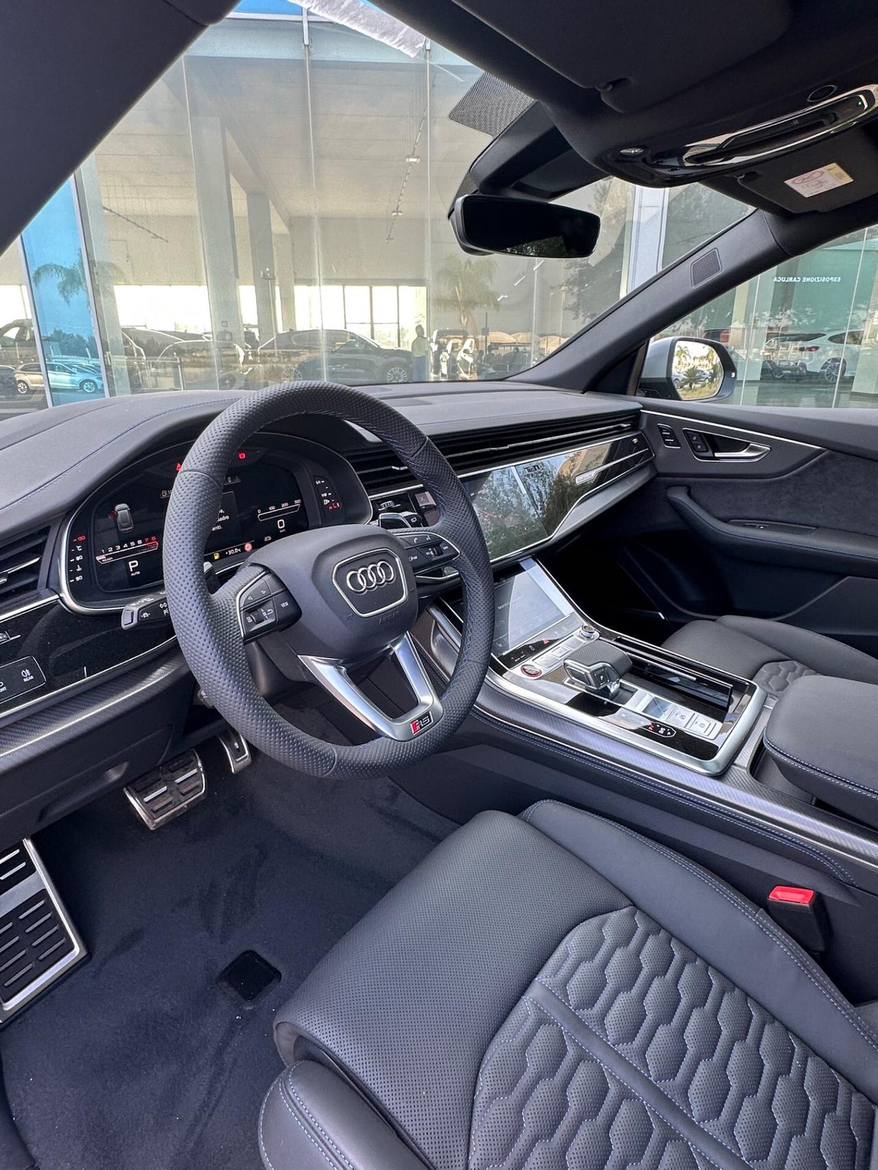 Audi RS Q8 performance possibilità noleggio no scoring